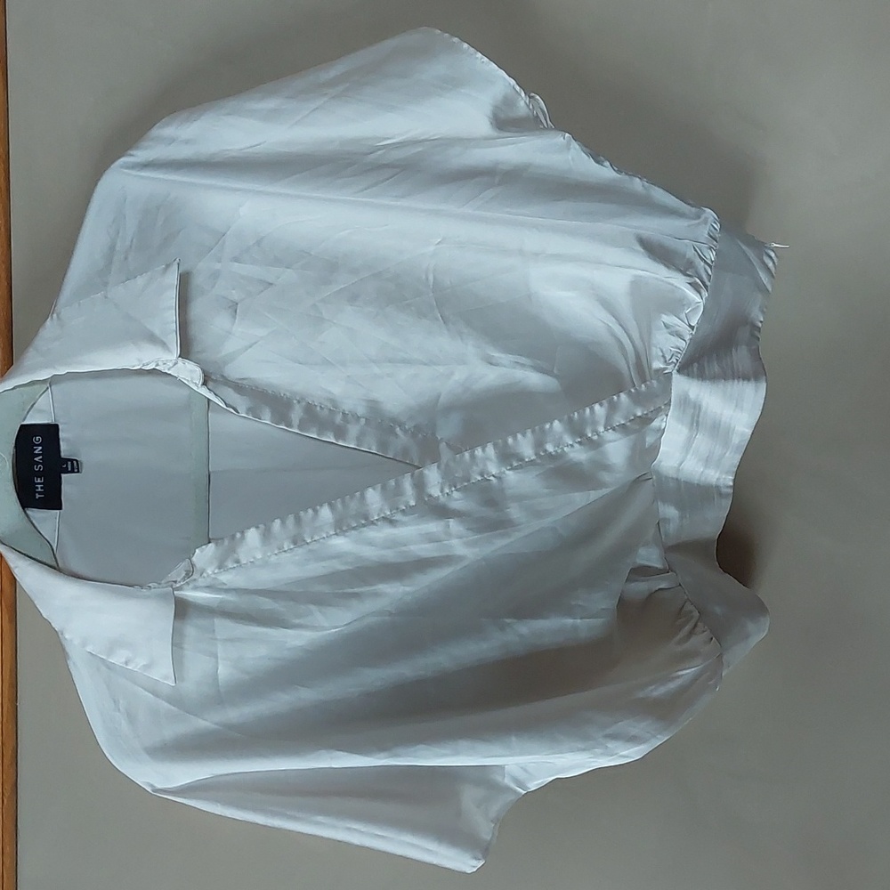 Cream Short Sleeve Low Cut Collared Large Shirt From Discovery